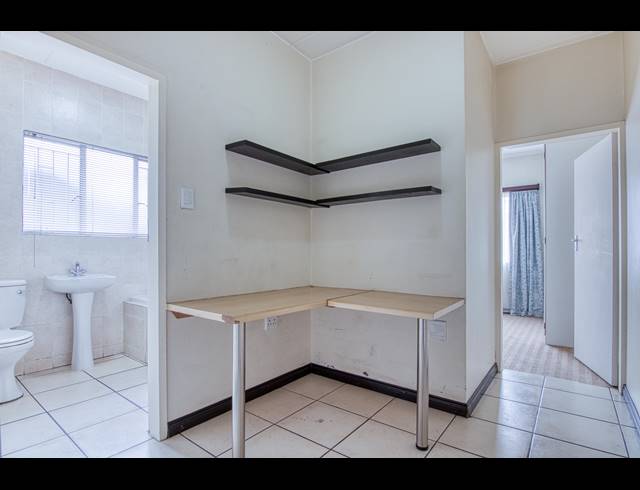 2 BEDROOM APARTMENT TO LET IN JOHANNESBURG NORTH